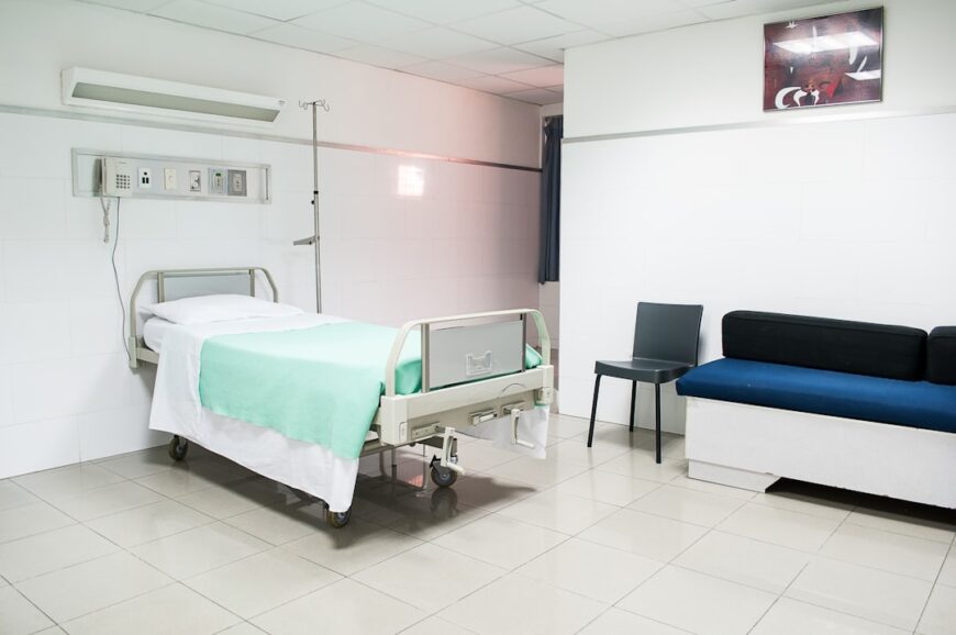 Photo Hospital Bed